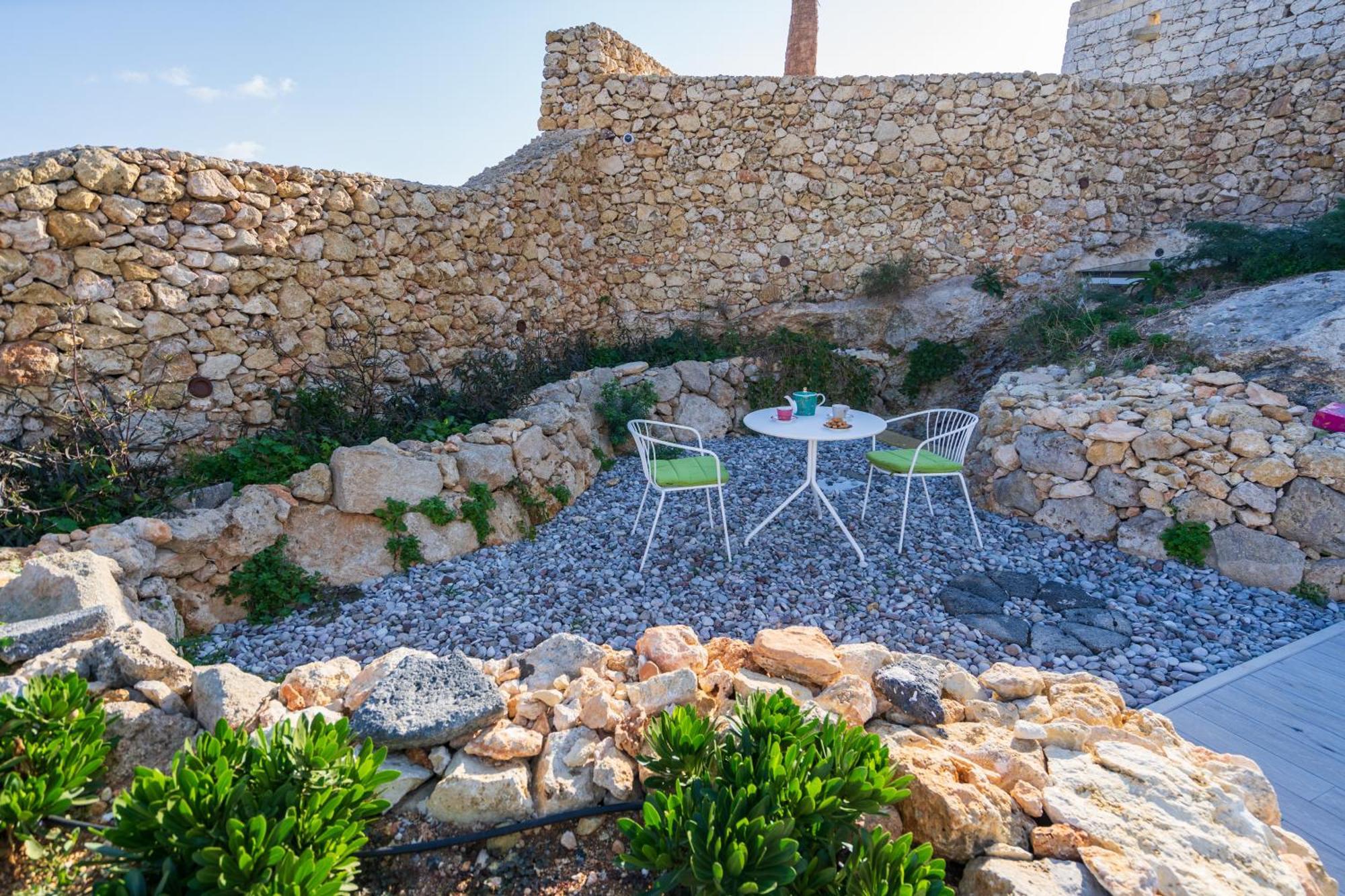 L-Eremita Boutique Hotel Qala Exterior photo