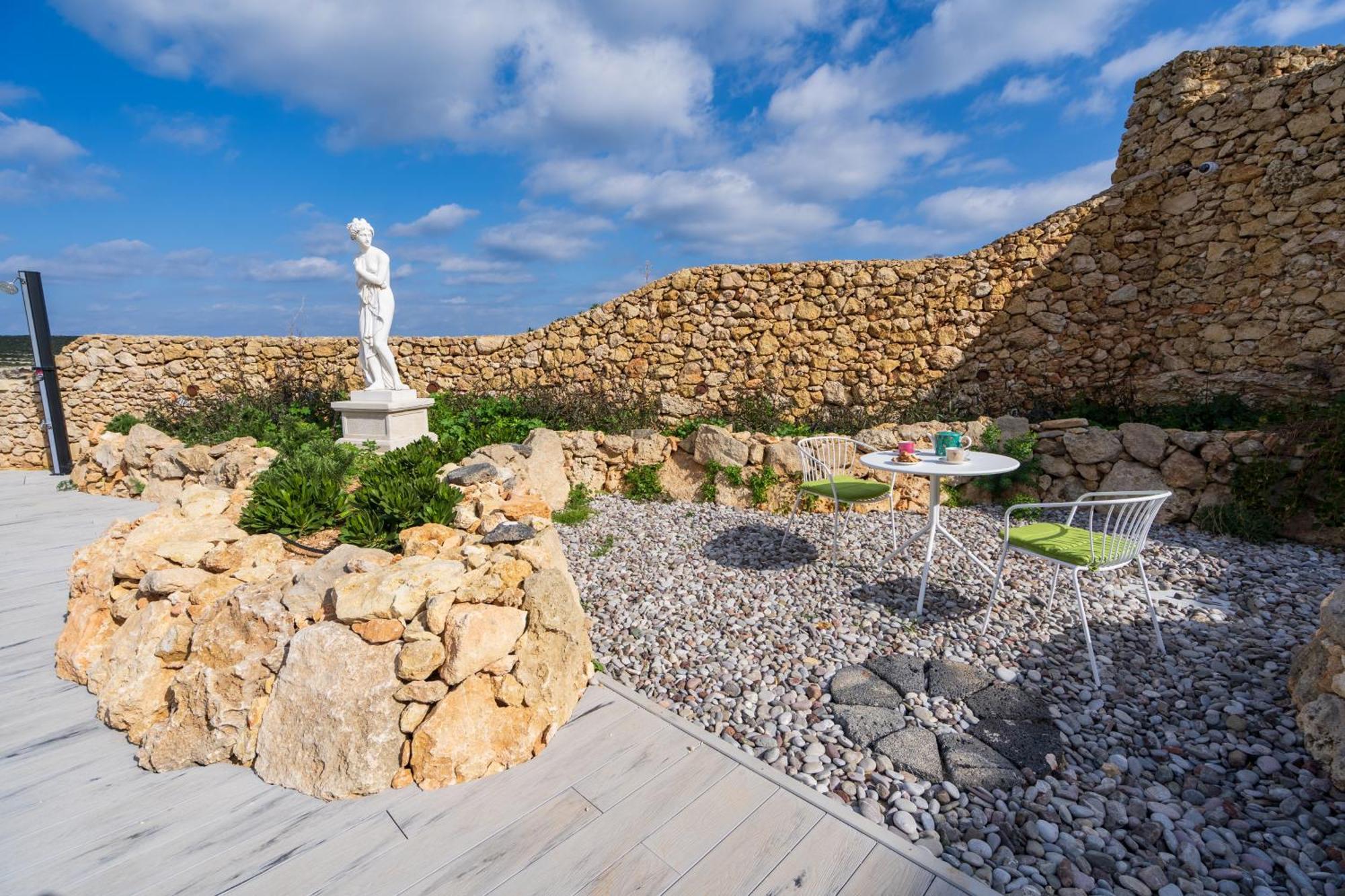 L-Eremita Boutique Hotel Qala Exterior photo
